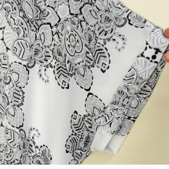 BCBG shift dress. - Picture 4 of 8